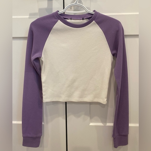White and purple cropped long sleeve. - Picture 1 of 4
